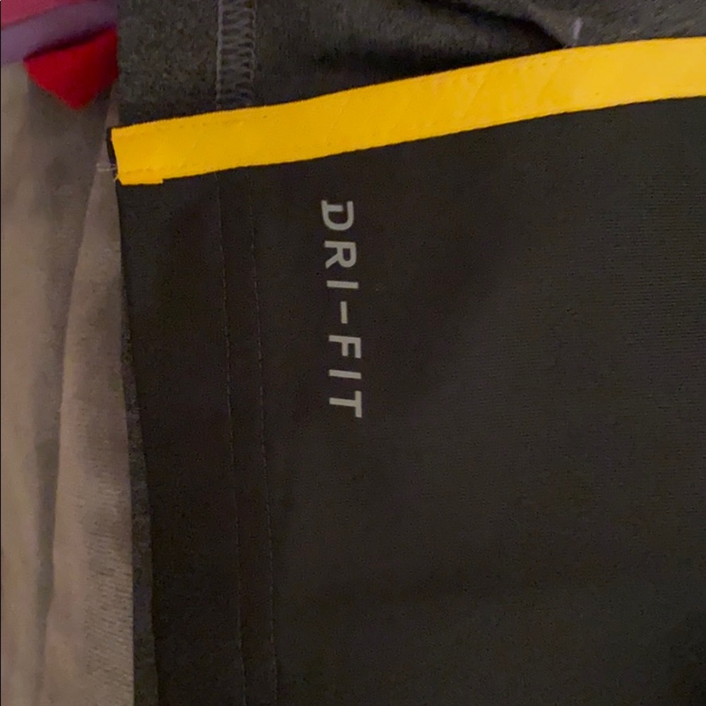 never worn - Picture 3 of 3